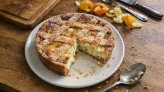 Pastiera amalfitana: la ricetta profumata con ricotta, grano e agrumi