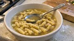 Passatelli in brodo: la ricetta tradizionale romagnola per i pranzi delle feste
